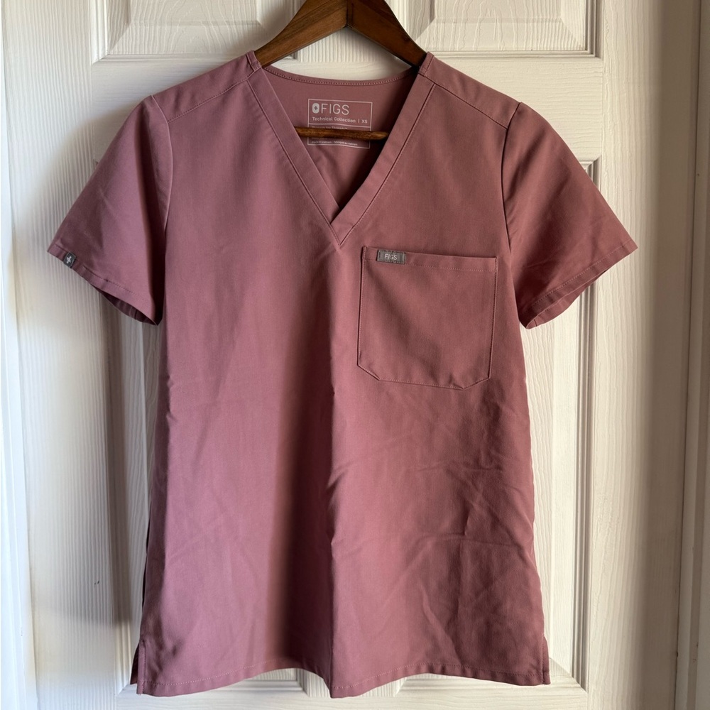 Figs Women's Mauve Scrub Set